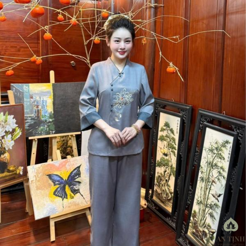 Pháp phục nữ