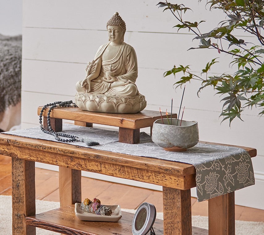 Luôn giữ bàn thờ Phật được sạch sẽ và gọn gàng