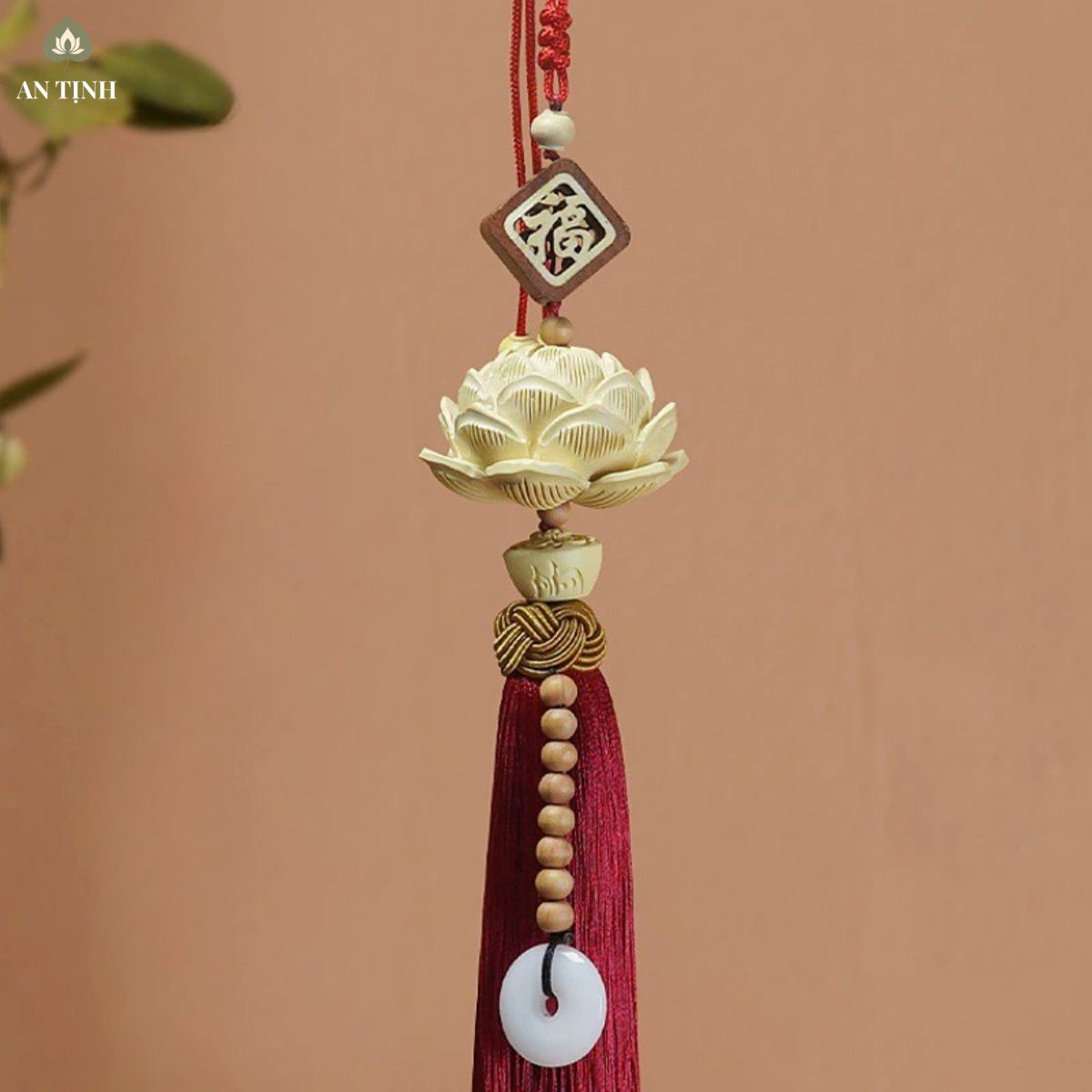 Khánh Treo Xe Ô Tô Hình Hoa Sen Dây Đỏ