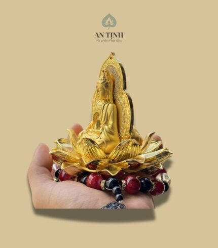Tượng Quan Âm tọa đài sen vàng để taplo