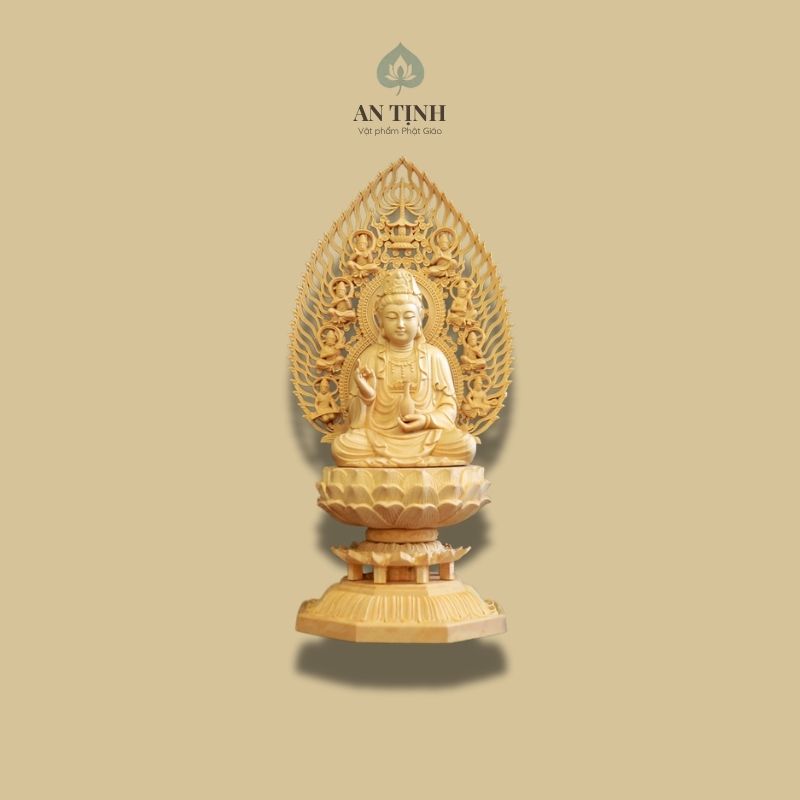 Tượng Quan Thế Âm bằng gỗ bách