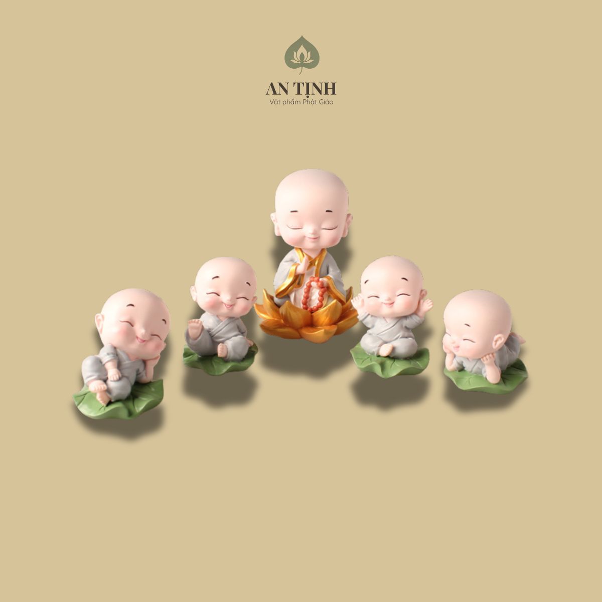 Bộ Tượng Nhà Sư Và Bốn Chú Tiểu