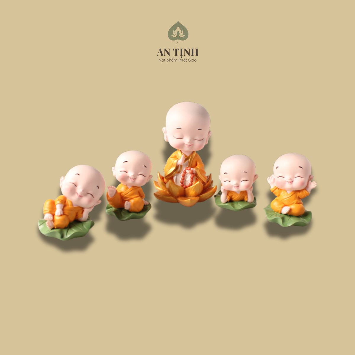 Bộ Tượng Nhà Sư Và Bốn Chú Tiểu