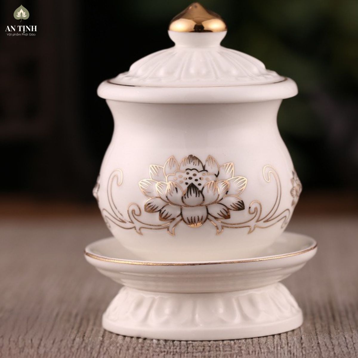 Cốc nước thờ chạm nổi hoa sen