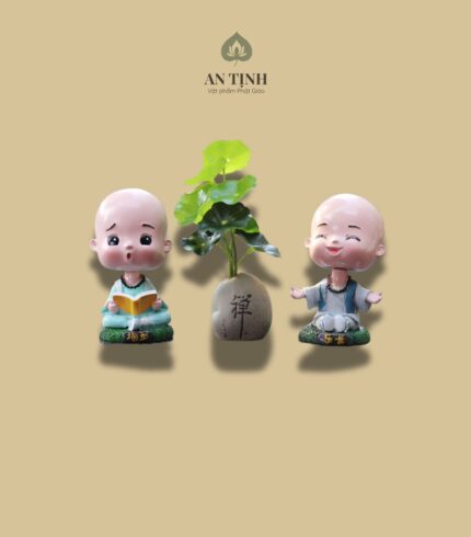 Hai Chú Tiểu Ngồi Đọc Sách