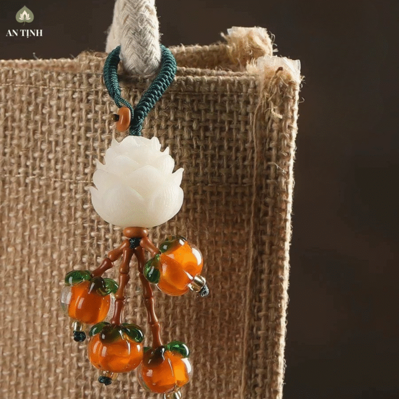 Móc Khóa Hoa Sen Cùng Quả Hồng