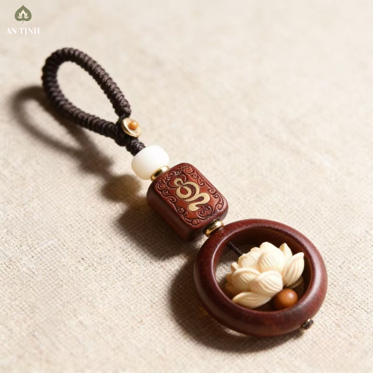 Móc Khóa Hoa Sen Xoay Gỗ Đàn Hương