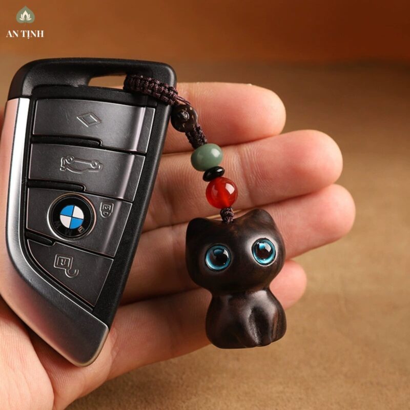 Móc Treo Phong Thủy Mèo Gỗ Mắt Xanh