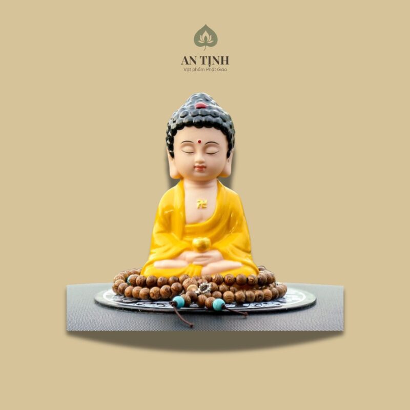 Tượng Để Xe Phật Như Lai Mặc Áo Vàng