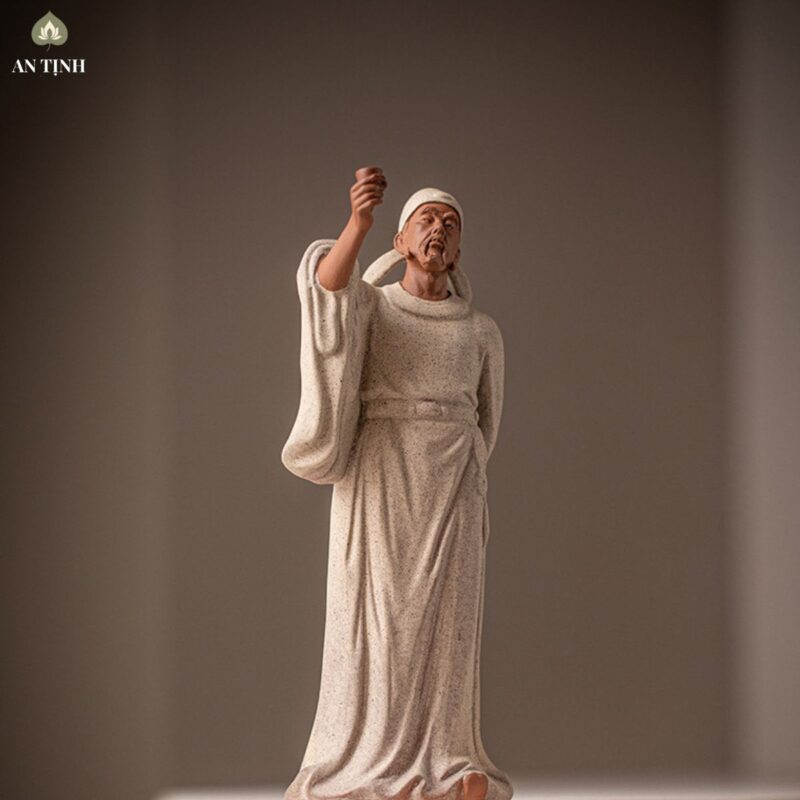 Tượng Thi Sĩ Lý Bạch Nâng Chén Rượu