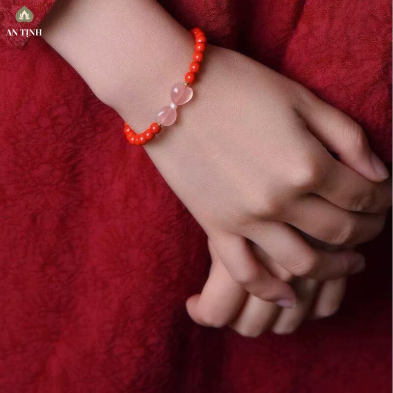 Vòng Tay Đá San Hô Đỏ Charm Hồ Điệp Thạch Anh Hồng