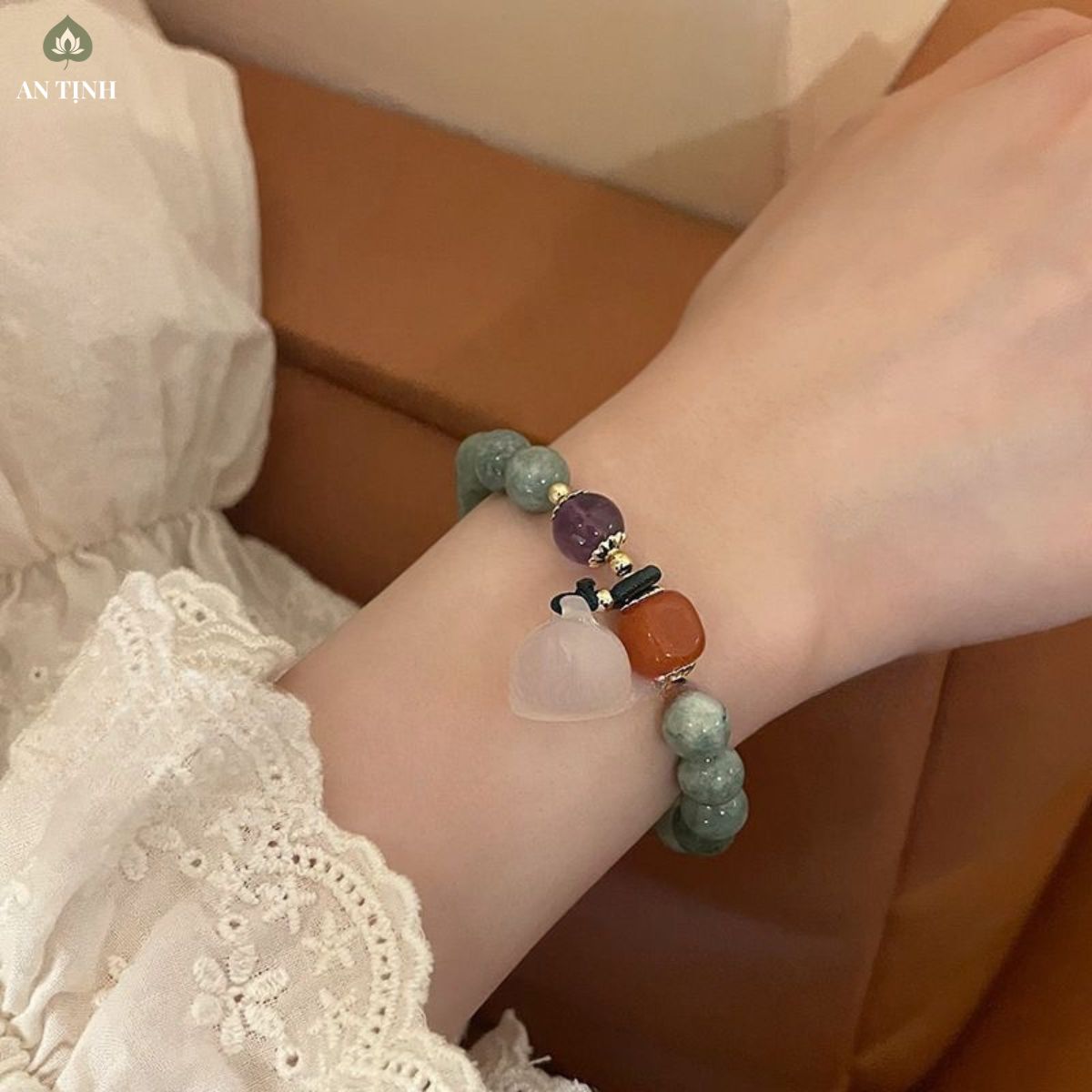 Vòng Tay Đính Hạt Ngọc Sen