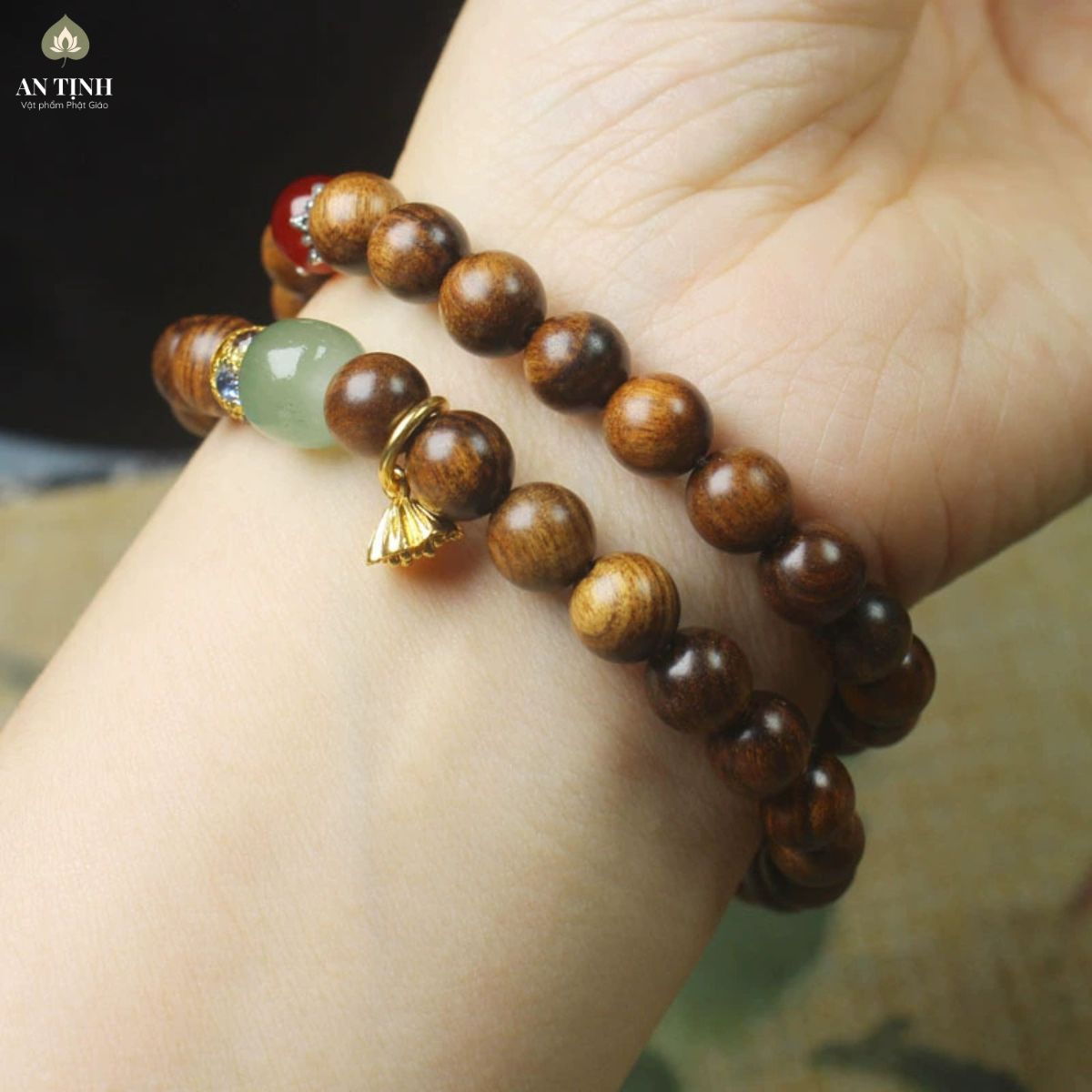 Vòng Tay Gỗ Trắc Charm Ngọc