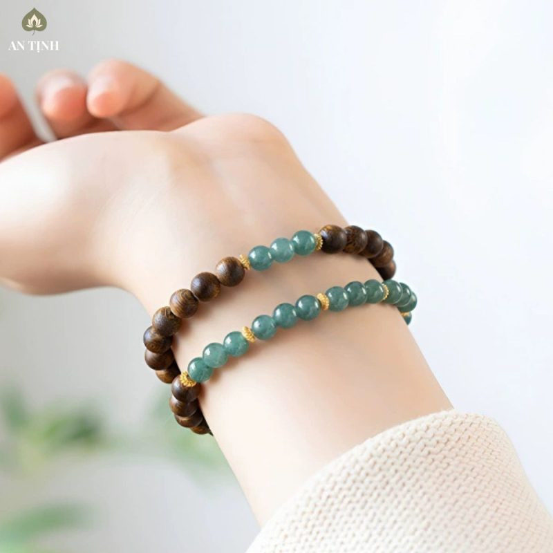 Vòng Tay Trầm Mix Đá Ngọc Bích Xanh Dương