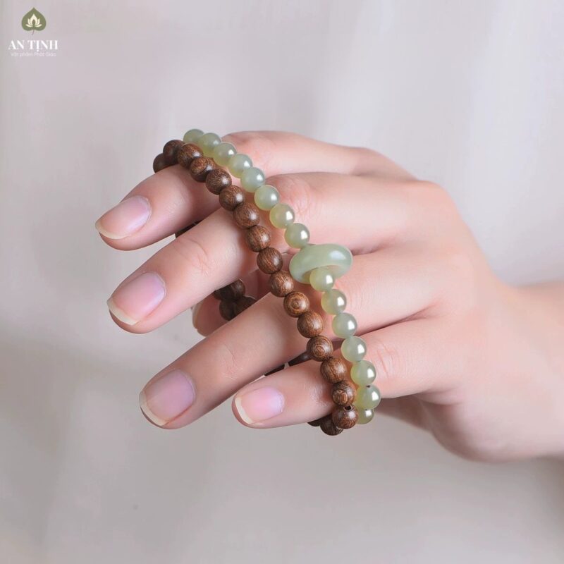 Vòng Tay Trầm Mix Đá Ngọc Bích Xanh Lá