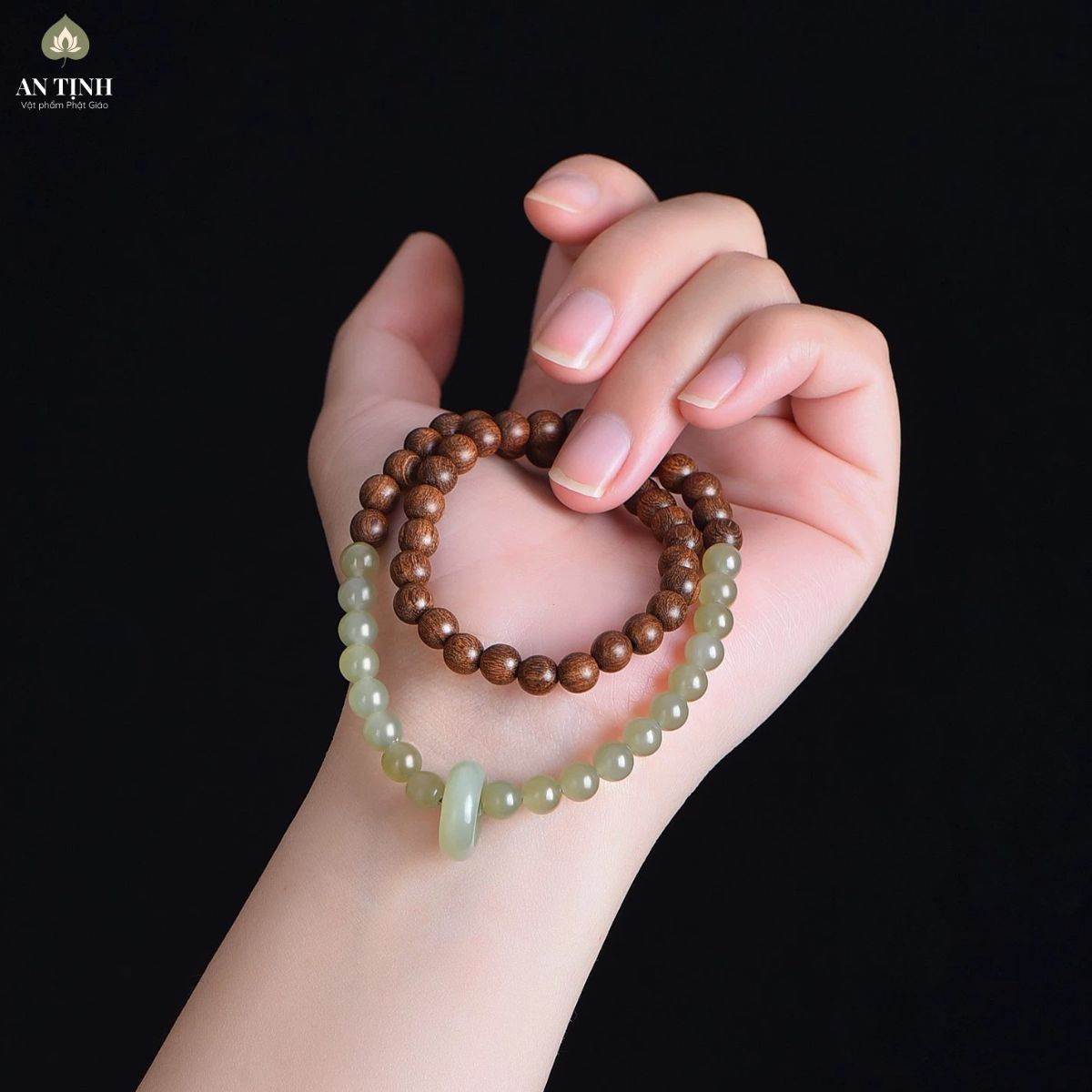 Vòng Tay Trầm Mix Đá Ngọc Bích Xanh Lá