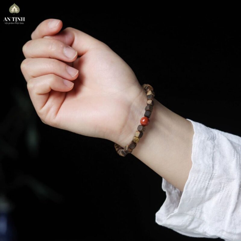 Vòng Trầm Hạt Vuông