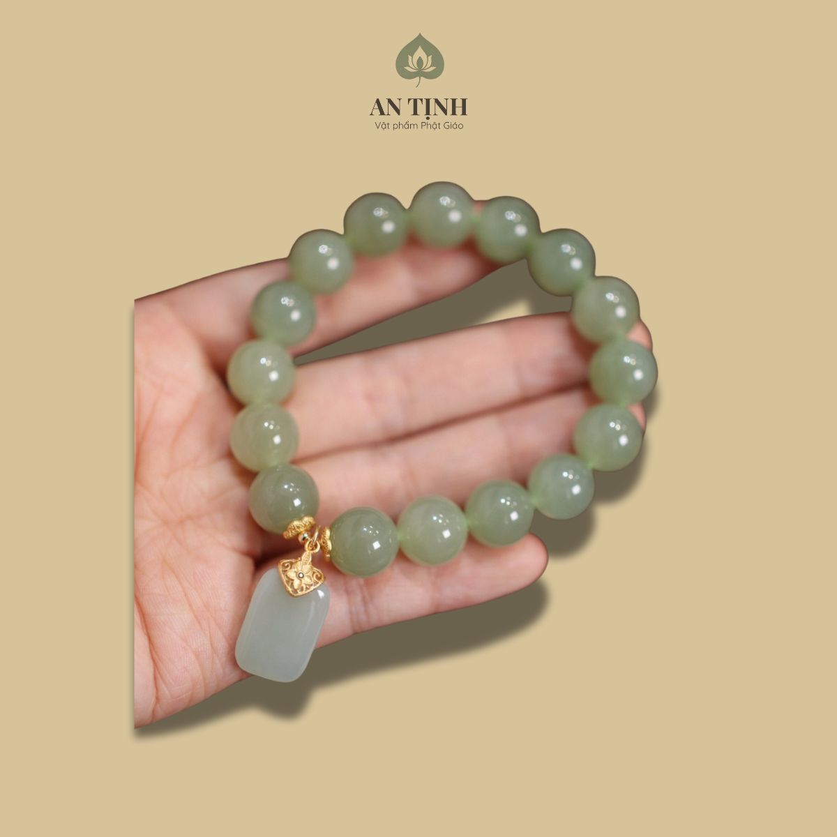 Vòng Tay Ngọc Bích Charm Thẻ