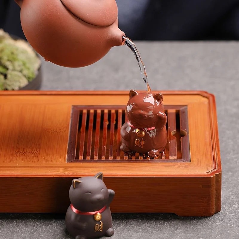 Đối với người tuổi Mùi, các linh vật phong thủy như ngựa, mèo, và dê đều mang lại may mắn và tài lộc. Ngoài ra, tượng dê phong thủy cũng được xem là phù hợp, đặc biệt là trong việc hỗ trợ tài lộc và sự nghiệp.