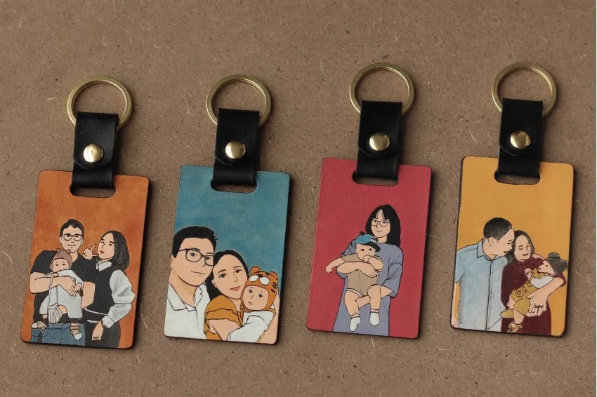 Tặng móc khóa cho người thân mang ý nghĩa thể hiện sự quan tâm, gắn bó và lưu giữ kỷ niệm. Móc khóa tuy nhỏ nhưng có thể là một món quà ý nghĩa, thể hiện tình cảm chân thành và sự quan tâm đến người nhận.
