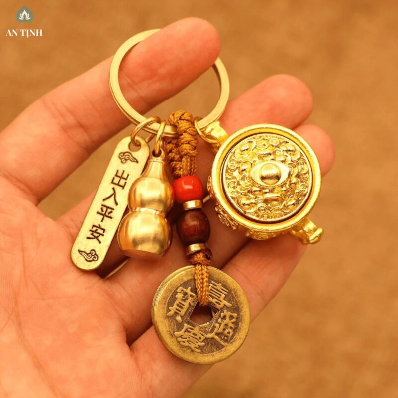 Thẻ Chiêu Tài Lệnh Trên Móc Khóa Bát Tụ Bảo Xoay Phong Thủy