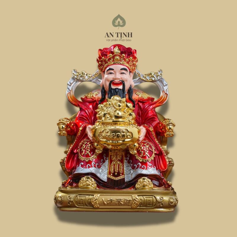 Người mệnh Mộc nên chọn tượng Thần Tài Thổ Địa có màu xanh dương, xanh lá cây hoặc màu đen để hợp phong thủy vì Thủy sinh Mộc và Mộc hợp Mộc. Nên tránh màu trắng, xám, bạc vì Kim khắc Mộc. Ngoài ra, có thể bổ sung các vật phẩm có tượng gỗ hoặc cây xanh nhỏ để tăng cường vượng khí