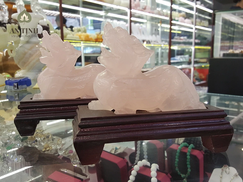 Không đặt Tỳ Hưu quay mặt vào trong nhà hoặc đối diện gương