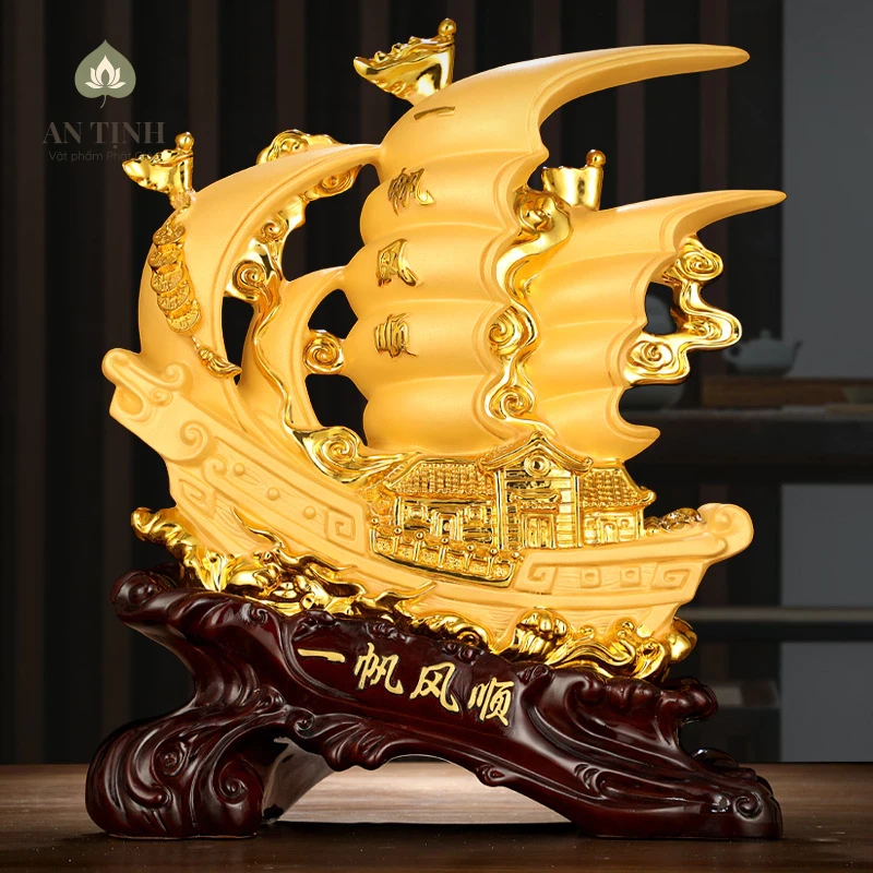 Thuyền buồm phong thủy mạ vàng