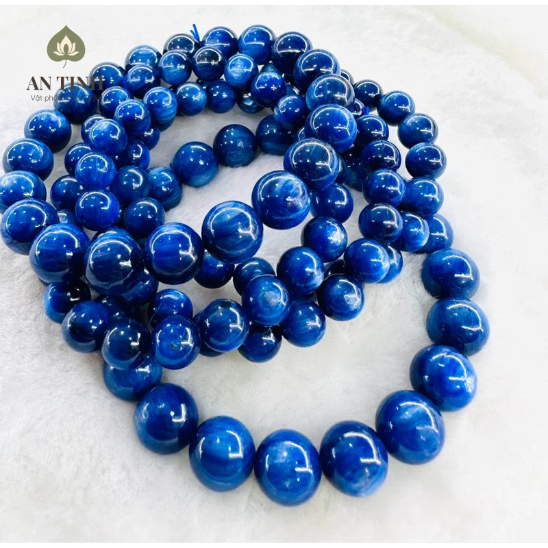 Vòng tay phong thủy cho người mệnh Thủy từ đá Aquamarine