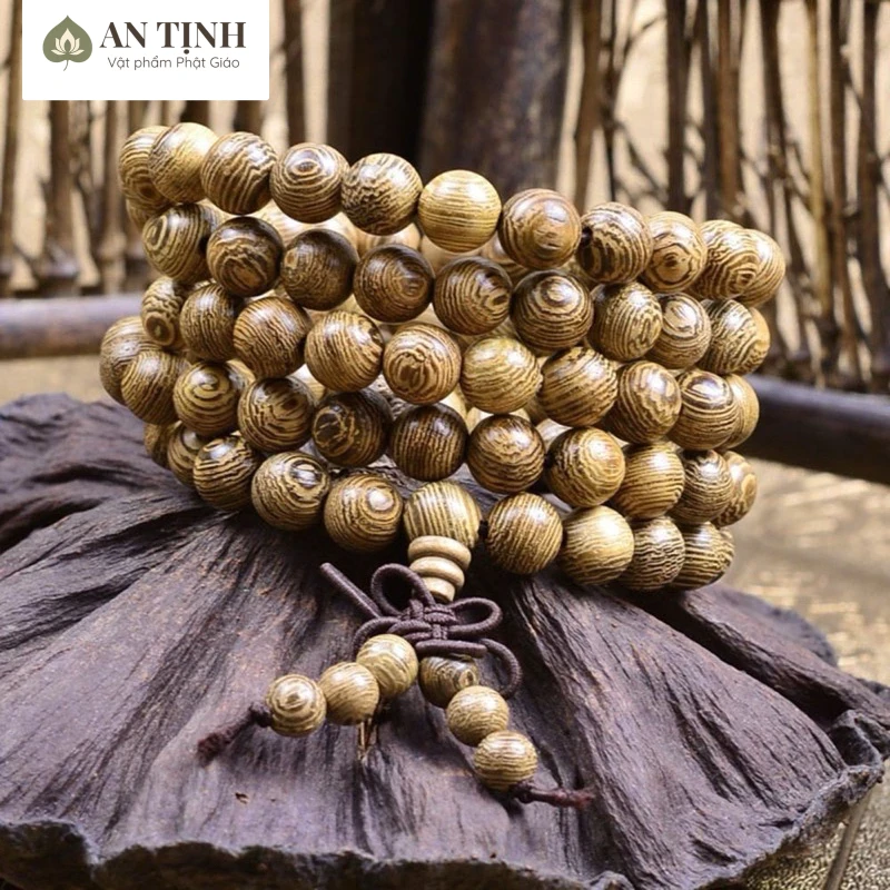 Số hạt trên vòng tay ảnh hưởng đến công năng dựa trên quan niệm phong thủy, Phật giáo và Luân Hồi. Theo phong thủy, các số may mắn như 8, 9, 18 có thể thu hút tài lộc, sức khỏe