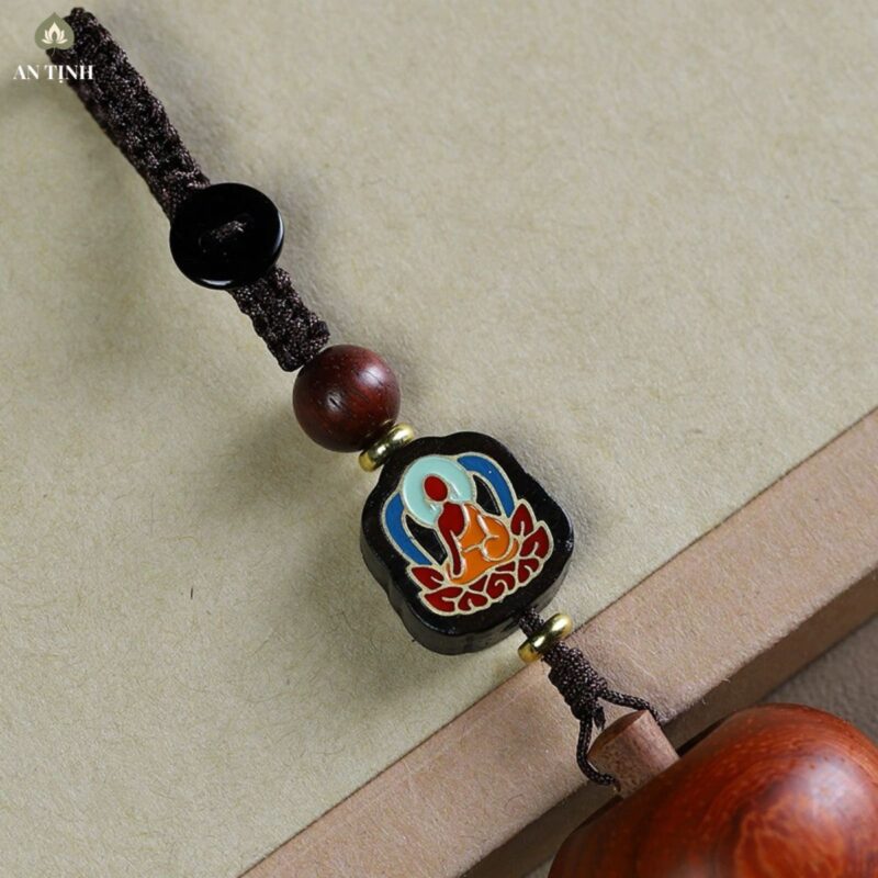 Móc Khóa Quả Táo Gỗ Đàn Hương