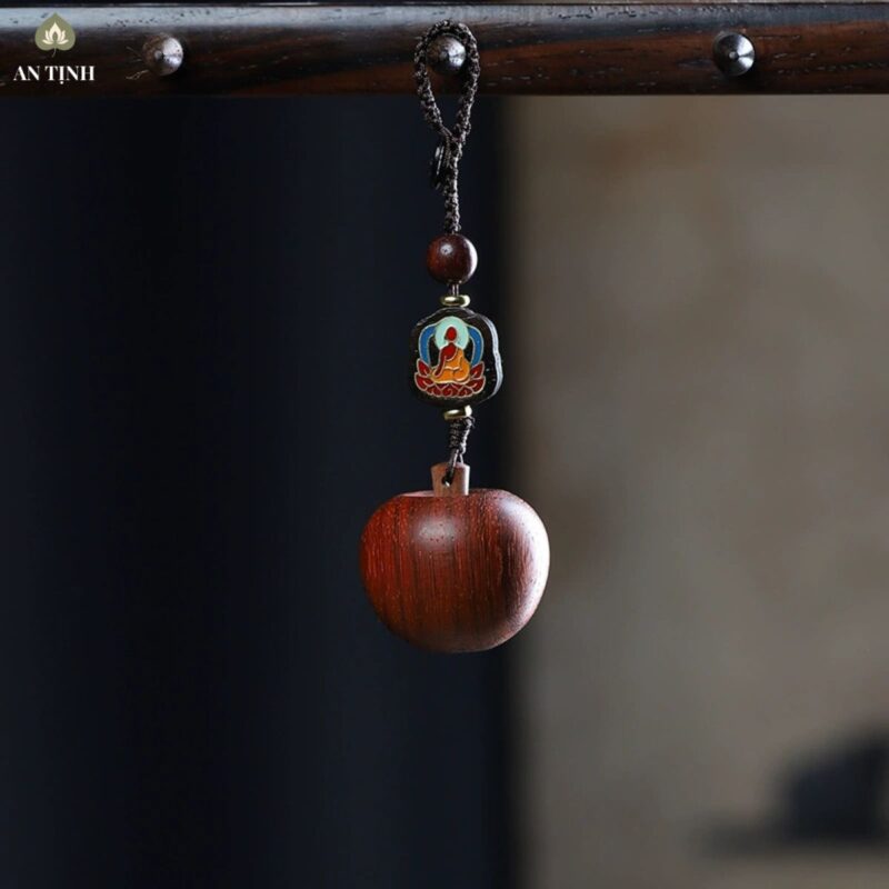 Móc Khóa Quả Táo Gỗ Đàn Hương