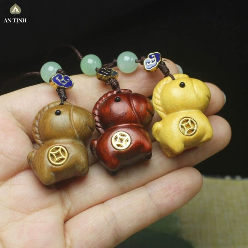 Móc Khóa Ngựa Gỗ Đàn Hương Đỏ