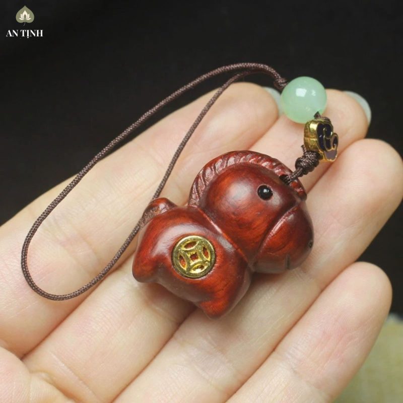 Móc Khóa Ngựa Gỗ Đàn Hương Đỏ