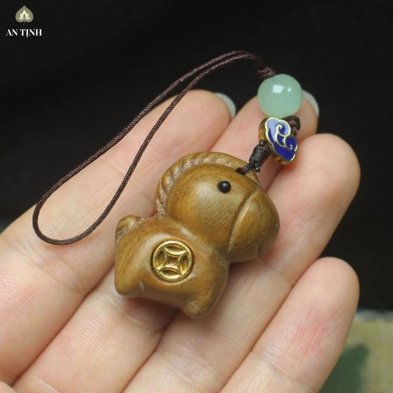 Móc Khóa Ngựa Gỗ Đàn Hương Đỏ